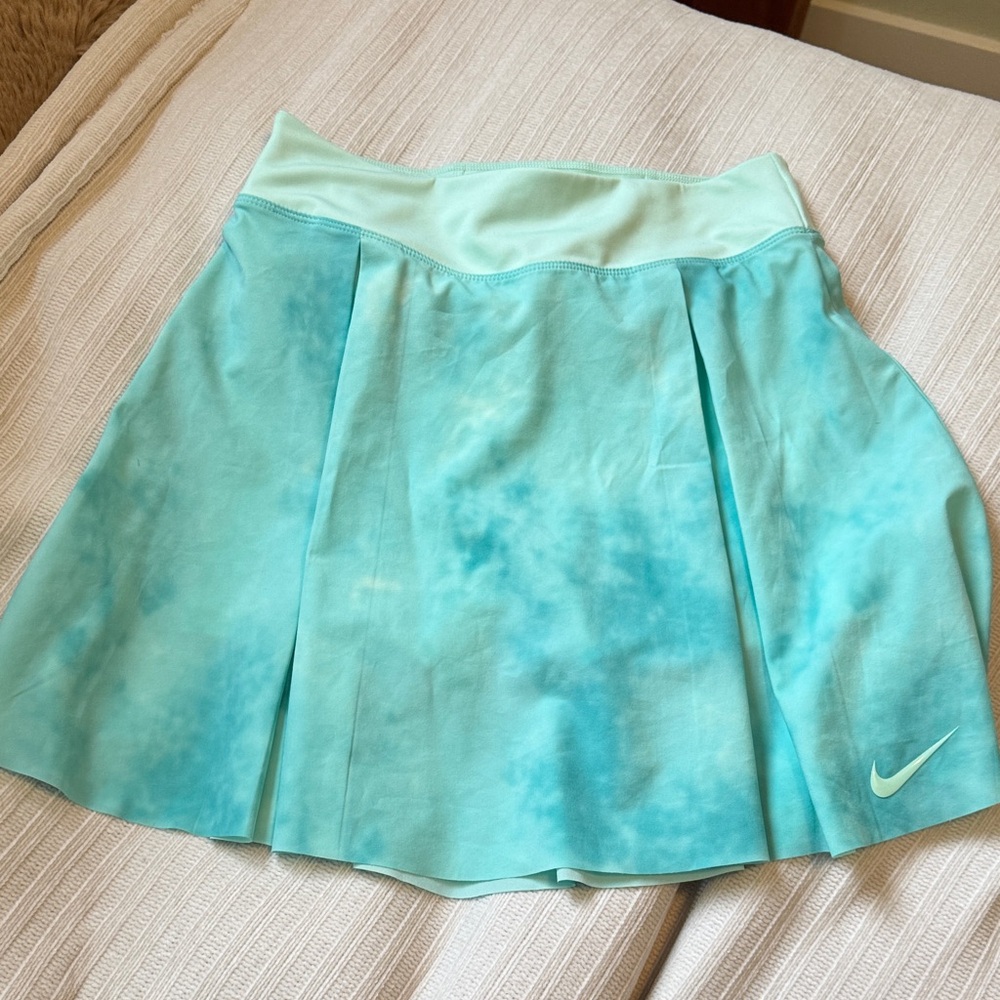 Nike Women's Turquoise Skater Skirt